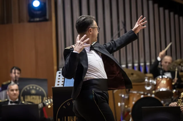 Ankara Kültür Yolu Festivali'nde Unutulmaz Bir Gece: Türk Armoni Yıldızları Orkestrası Harikalar Yarattı