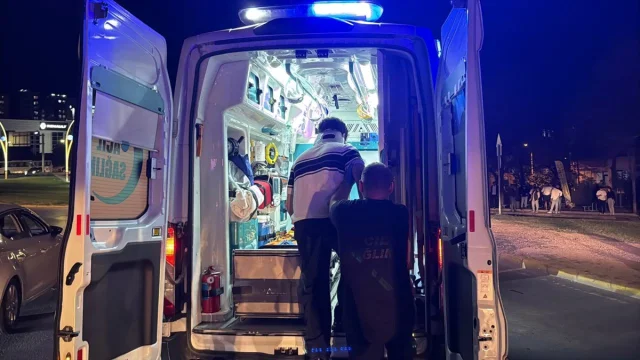 Kocaeli'de Şok Kaza: İki Araç Çarpıştı, Çocuk Yaralı