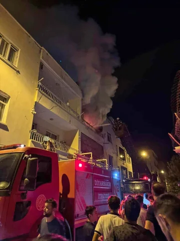 Diyarbakır'da Yangın Faciası: 2 Yaşındaki Çocuk Hayatını Kay...