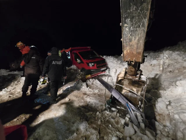 Karadeniz'de Çığ Dramı: Kurtarma Anları Nefes Kesti