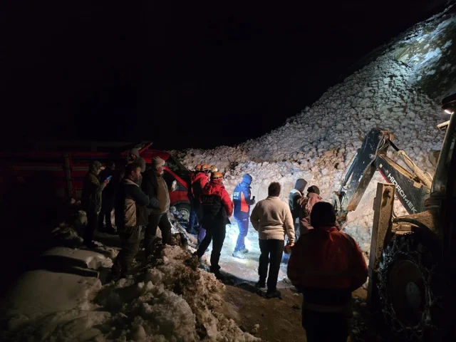 Karadeniz'de Çığ Dramı: Kurtarma Anları Nefes Kesti