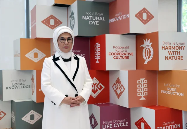 Emine Erdoğan New York'ta Simit Standında Sürpriz Ziyaret Gerçekleştirdi