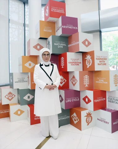 Emine Erdoğan New York'ta Simit Standında Sürpriz Ziyaret Gerçekleştirdi