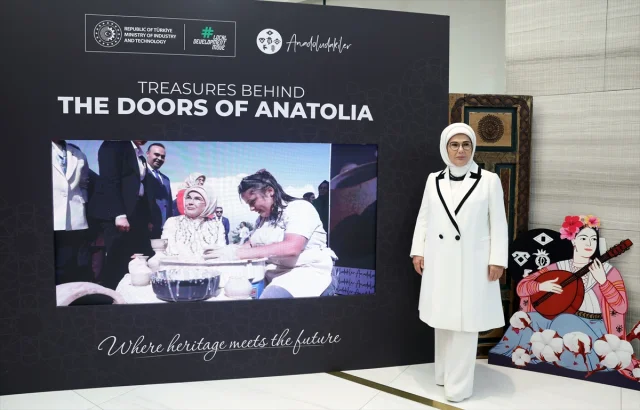 Emine Erdoğan New York'ta Simit Standında Sürpriz Ziyaret Gerçekleştirdi