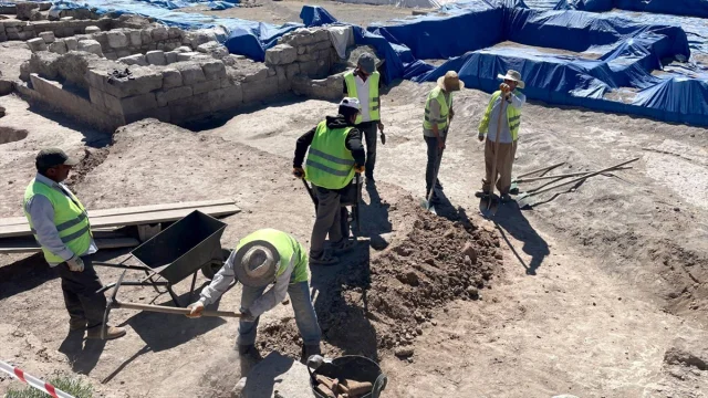 Kayseri'de Gün Yüzüne Çıkan Tarihi Hazine Merak Uyandırıyor