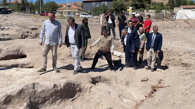 Kayseri'de Gün Yüzüne Çıkan Tarihi Hazine Merak Uyandırıyor