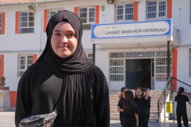 İzmir'de Ortaokul Öğrencilerinden Gazze İçin Anlamlı Destek