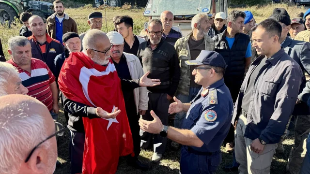 Samsun'da Hayvan Barınağına Tepki: Mahalleli Traktörle Yol Kesti