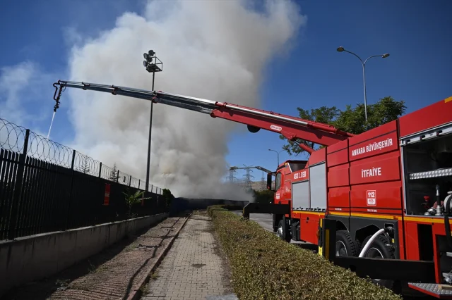 Ankara'da Korkutan Yangın: Depolama Tesisinde Hasar