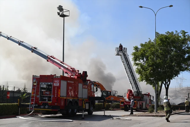 Ankara'da Korkutan Yangın: Depolama Tesisinde Hasar