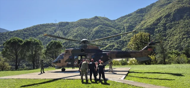 Artvin'de Heyelan Tuzağı: Turistler Dram Dolu Anlar Yaşadı