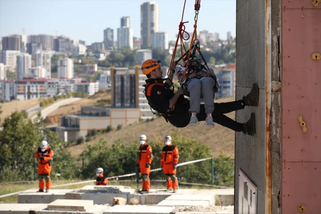 Samsun Merkezi 6,5 Büyüklüğünde Deprem Senaryosuyla Sarsıldı! Tatbikata Herkes Hayran Kaldı