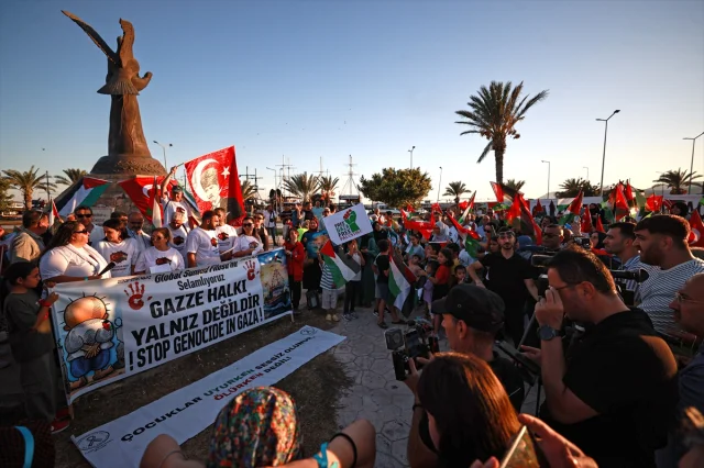Gazze'ye Doğru Umut Taşıyan Yolculuk: Mersin'de Duygu Dolu Etkinlik