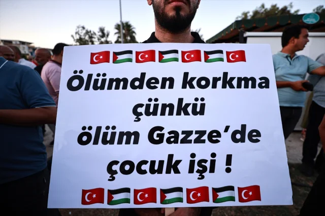 Gazze'ye Doğru Umut Taşıyan Yolculuk: Mersin'de Duygu Dolu Etkinlik