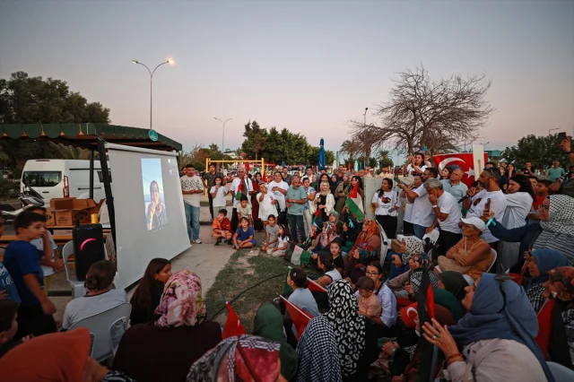 Gazze'ye Doğru Umut Taşıyan Yolculuk: Mersin'de Duygu Dolu Etkinlik