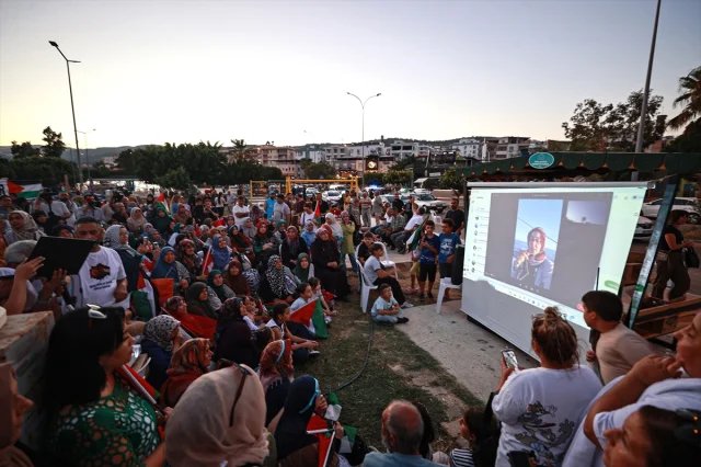 Gazze'ye Doğru Umut Taşıyan Yolculuk: Mersin'de Duygu Dolu Etkinlik