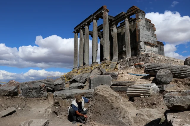 Antik Aizanoi'de Yüzyılların Sırrı Ortaya Çıkıyor: Yeni Keşi...