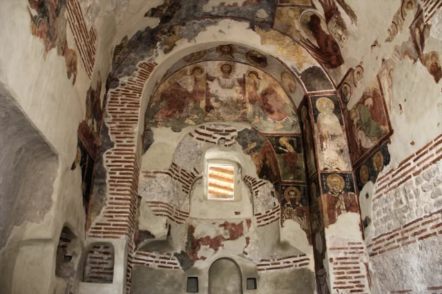 Sinop'ta 700 Yıllık Kilise Ziyaretçilerine Tarihi Yolculuk Sunuyor