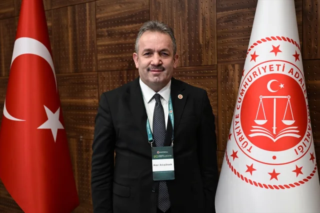 Antalya'da Adli Tıp Günleri: Dört Kıtadan Uzmanlar Yapay Zeka ve İnsan Haklarını Tartışıyor