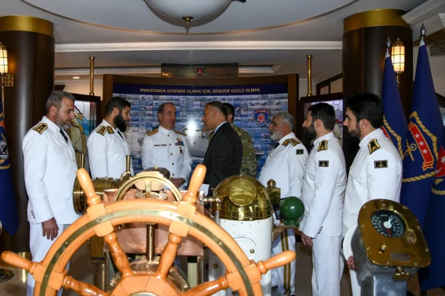 Deniz Kuvvetleri Komutanları Sürpriz Toplantıda Bir Araya Geldi