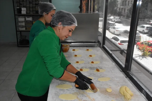 Afyonkarahisar'da Anne, Kızı İçin Glütensiz Lezzetlerle Şehri Büyülüyor