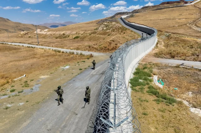 Van-İran Sınırındaki Dev Güvenlik Projesi Merak Uyandırıyor