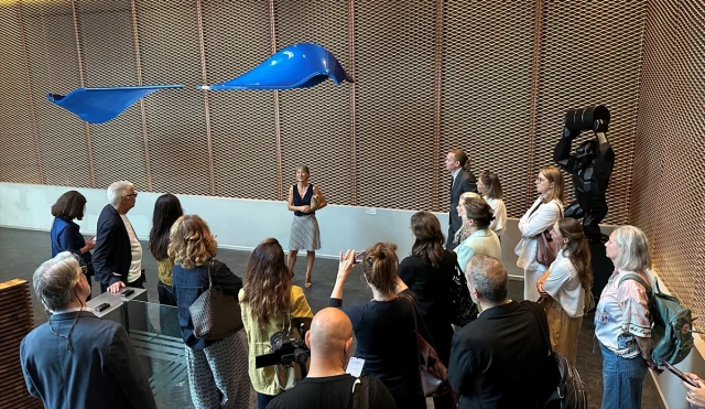 ÜNLÜ & Co Sanat Koleksiyonuyla Dünyayı Büyüledi