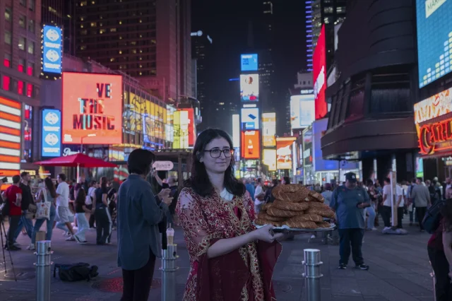 Türk Misafirperverliği Times Meydanı'nda! Simit ve Çay Tadını Çıkarmaya Hazır Olun