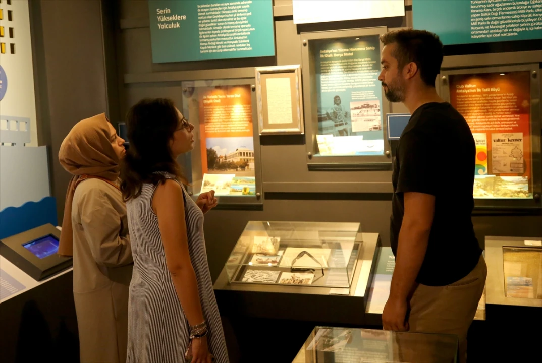 Antalya'da Zeki Müren Anısına Nostalji Yolculuğu