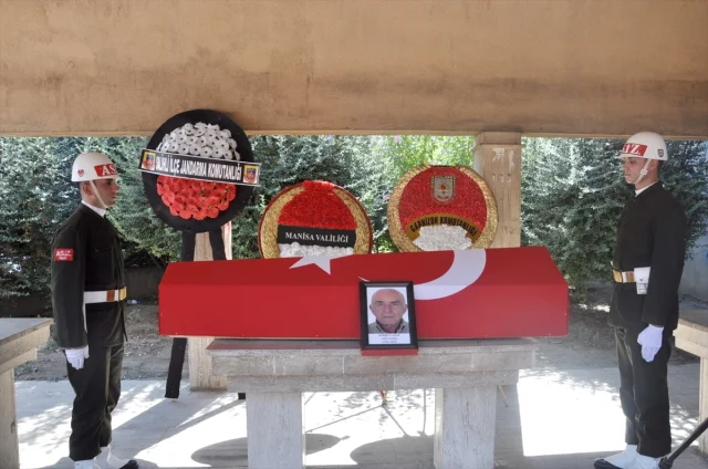 Kıbrıs Gazisi Aziz Kara'nın Veda Törenine Duygusal Katılım