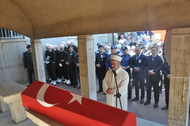 Kıbrıs Gazisi Aziz Kara'nın Veda Törenine Duygusal Katılım