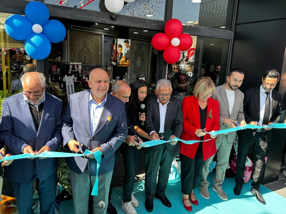 Arçelik'ten Kayseri'ye Teknoloji Atağı: Üç Yeni Mağaza Açıldı