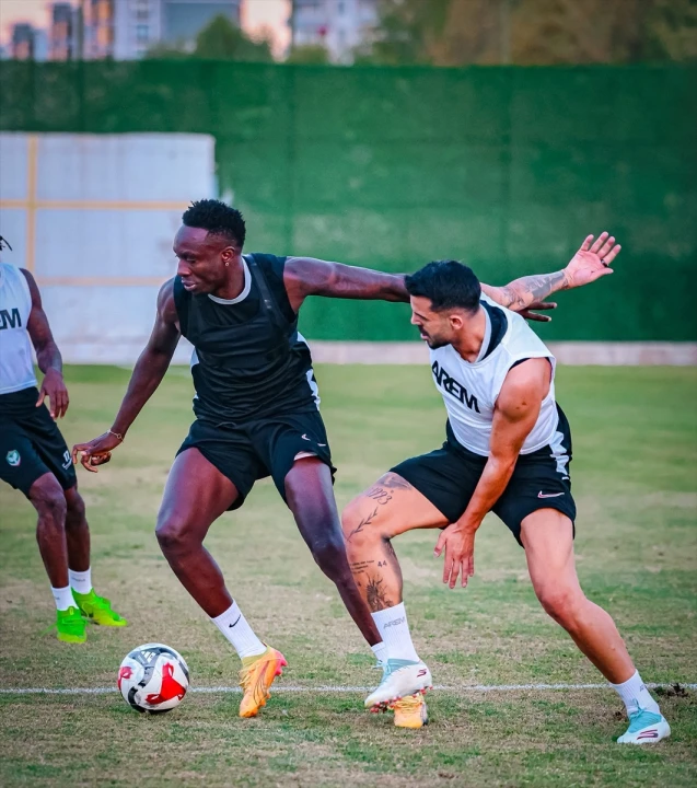 Amedspor'un Rakibi Sarıyer ile Zorlu Mücadeleye Hazır