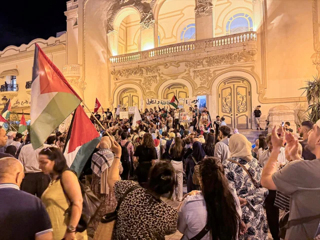 Tunus'ta Sumud Filosu için Toplananlar İsrail'i Protesto Ett...
