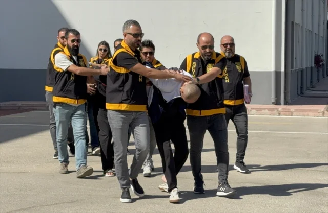 Adana'da Heyecan Dolu Operasyon: Ruhsatsız Silah ve Uyuşturucu Baskını