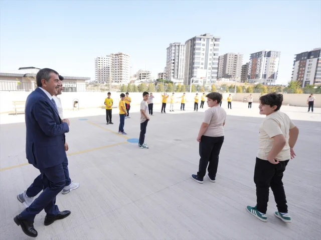 Bakan Yusuf Tekin'den Gaziantep'te Sürpriz Okul Ziyareti: Öğ...