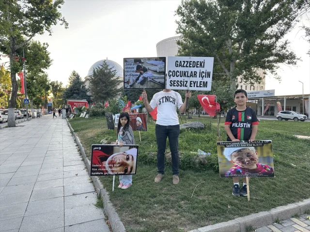 Malatya Öğretmenlerinden Gazze İçin Sessiz Ama Etkili Eylem