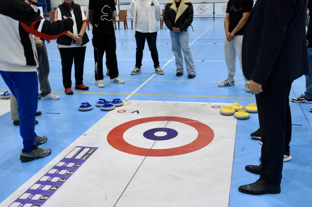Samsun'da Suçlu Çocuklar Sporla Kurtuluşa: Floor Curling Eğitimi Başladı