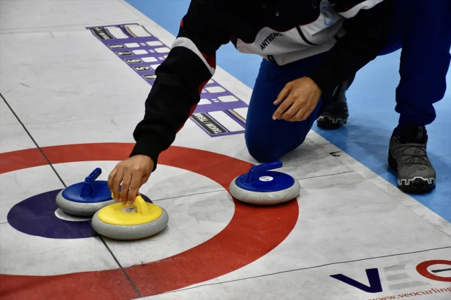 Samsun'da Suçlu Çocuklar Sporla Kurtuluşa: Floor Curling Eğitimi Başladı