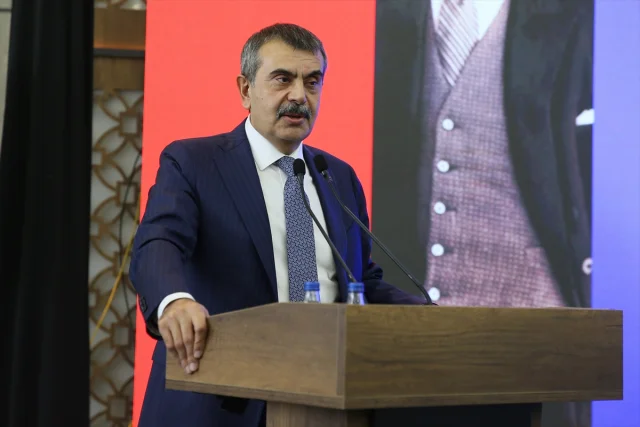 Bakan Yusuf Tekin'den Eğitimde Zorlu Mücadele Mesajı