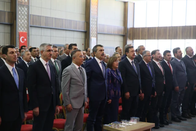 Bakan Yusuf Tekin'den Eğitimde Zorlu Mücadele Mesajı