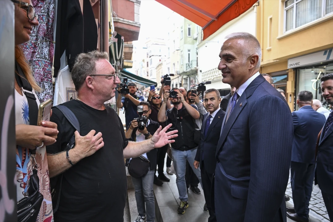 Kültür ve Turizm Bakanı Ersoy'un Galata Ziyareti Esnafa Umut Oldu