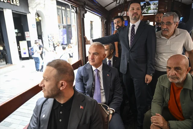 Kültür ve Turizm Bakanı Ersoy'un Galata Ziyareti Esnafa Umut Oldu