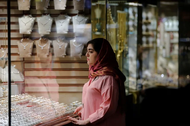 İran'da Ekonomik Kriz Derinleşiyor: Döviz Kurları Tarihi Zirvesinde