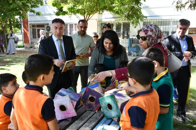 Batman'da Renkli Bir Gün: Çocuklar Kuş Yuvalarını Boyadı