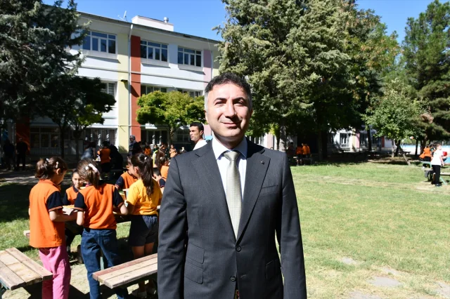 Batman'da Renkli Bir Gün: Çocuklar Kuş Yuvalarını Boyadı