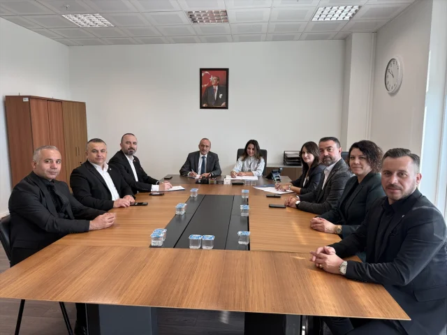 Tekirdağ NKÜ ve Öz Sağlık-İş Sendikası Örnek Sözleşme İmzaladı