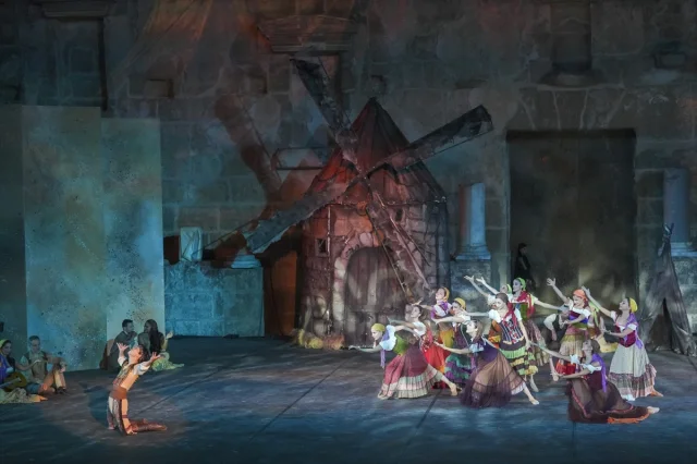 Aspendos'ta Muhteşem "Don Kişot" Gösterisi Nefes Kesti
