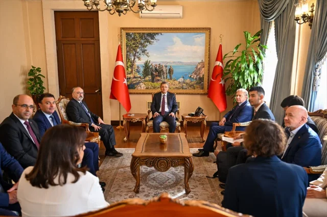 Antalya'da Kritik Zirve: Moskova Bakanı Sergey Çeremin'den Vali Şahin'e Ziyaret