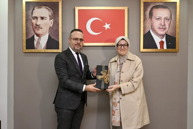 Belgin Uygur'un İstanbul'daki Yoğun Temaslarını Keşfedin